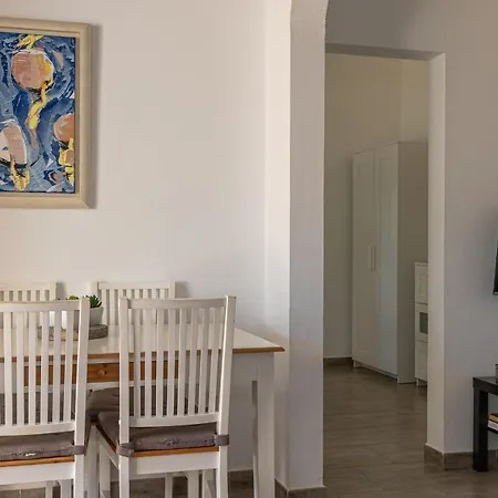 Les Oliveres Petites De Un *